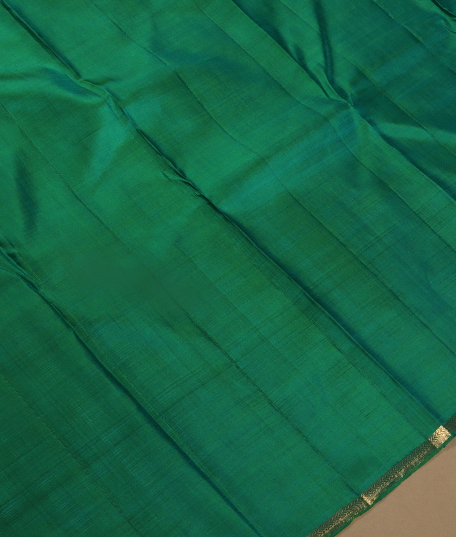 Peacock Green Handwoven Kanjivaram Silk Saree T2936343