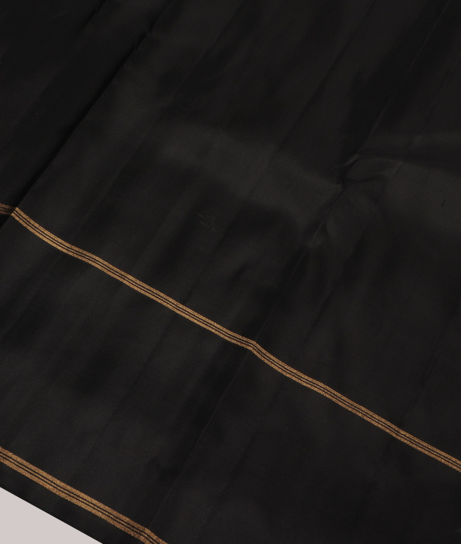 Off White and Orange Handwoven Kanjivaram Silk Saree T3170743