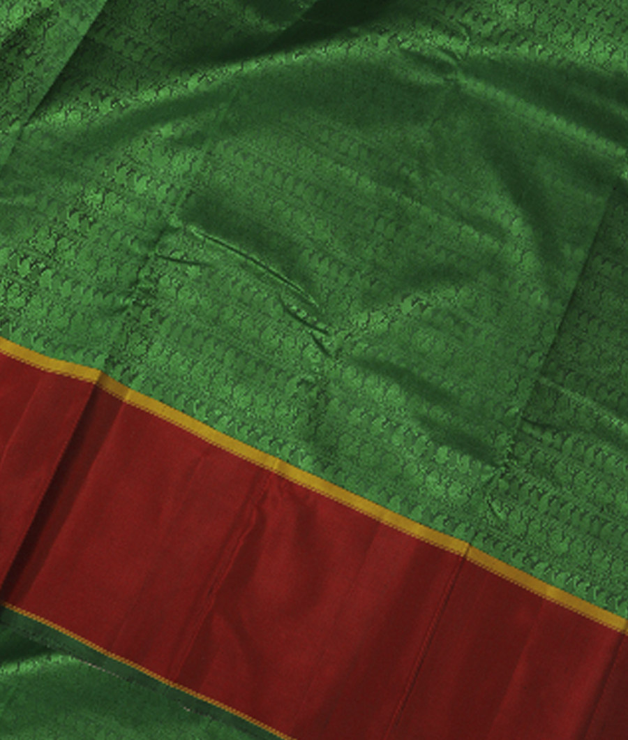 Green Handwoven Kanjivaram Silk Saree T2512325