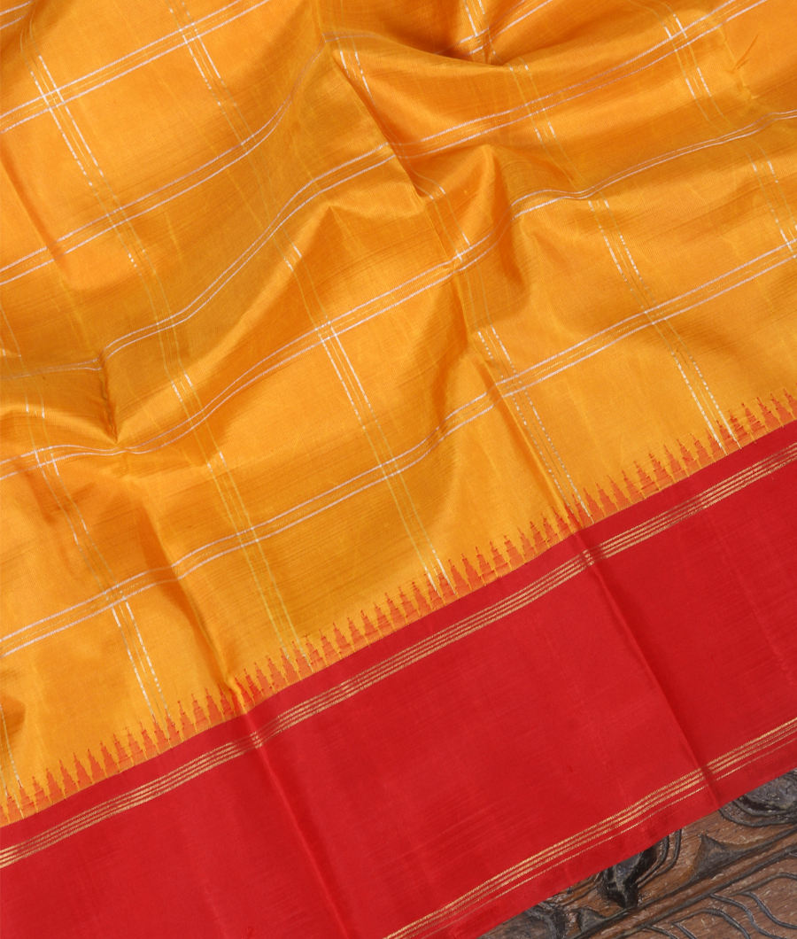 Yellow Handwoven Kanjivaram Silk Saree T2738514