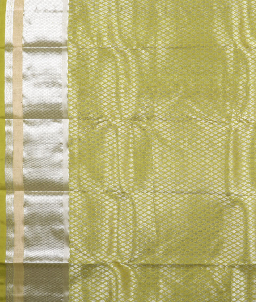 Green Handwoven Kanjivaram Silk Saree T3264873