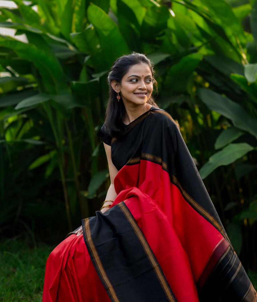 Black & Red Paithani Silk Saree - Zameeni