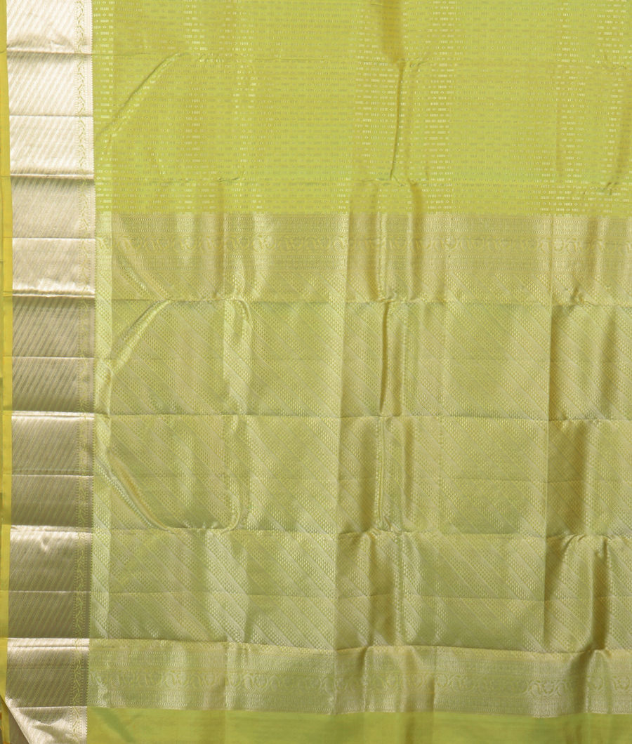Green Handwoven Kanjivaram Silk Saree T2620314