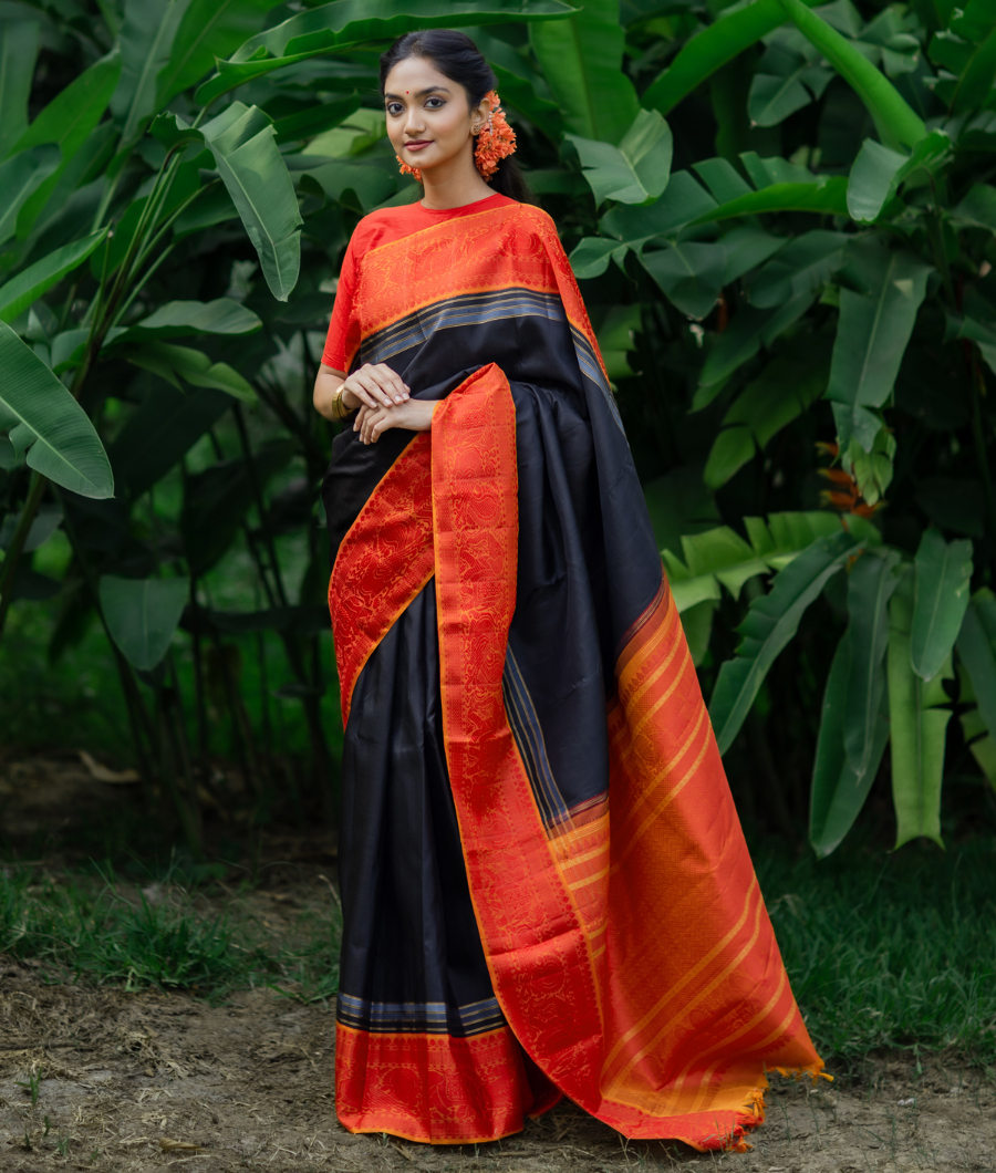 Black Handwoven Kanjivaram Silk Saree T3093733