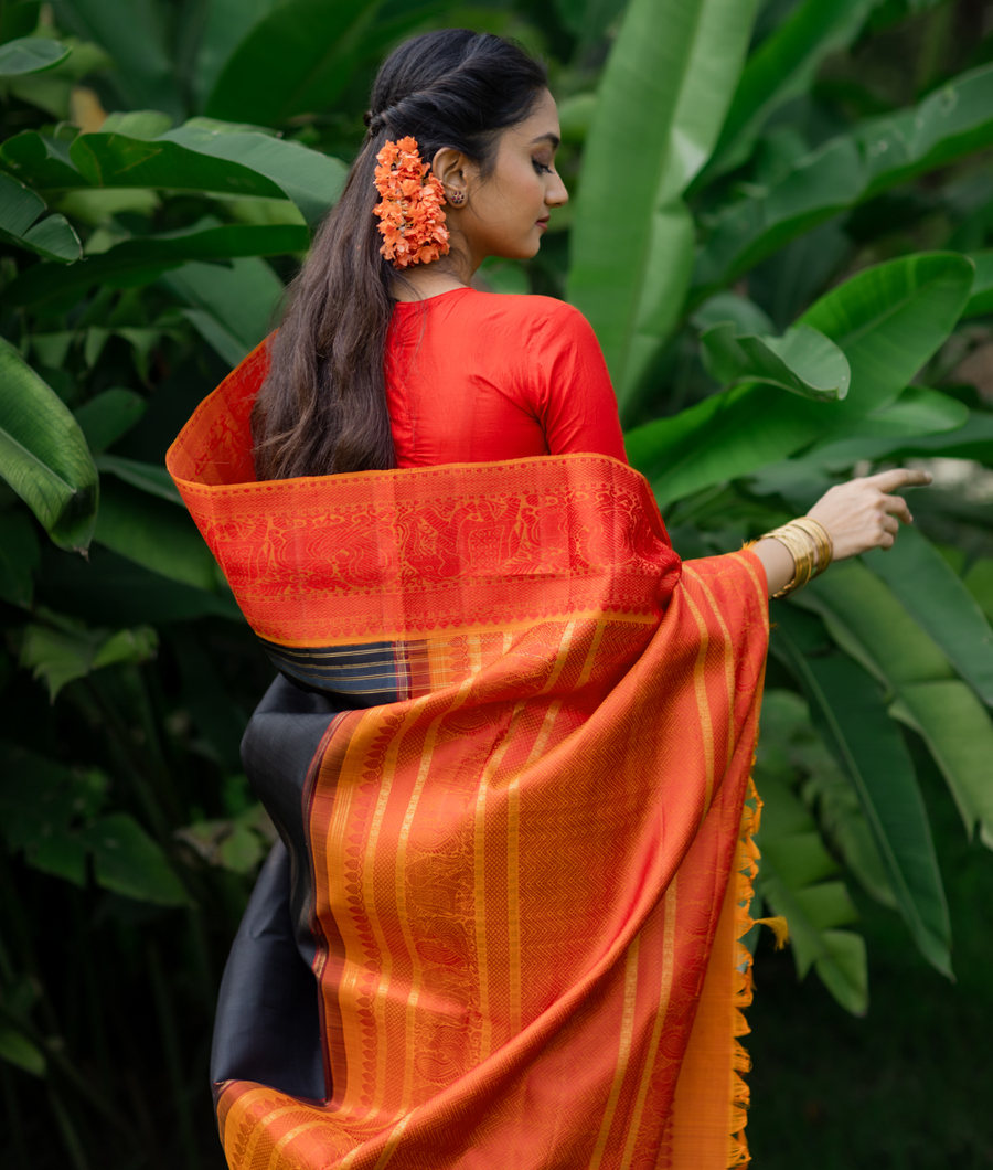 Black Handwoven Kanjivaram Silk Saree T3093734
