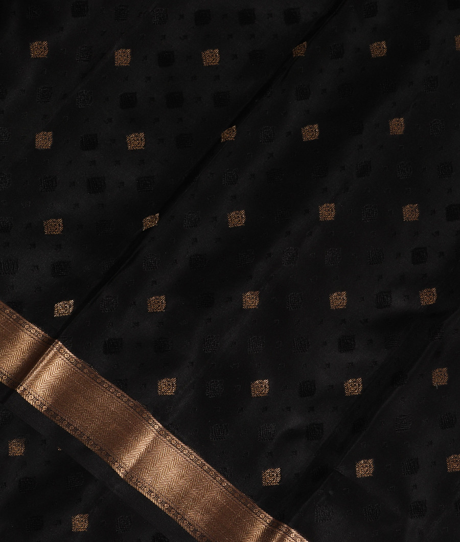 Radiate Glamour with Black Sarees: Unveil the Secrets to Mesmerizing  Elegance - Sanskriti Cuttack