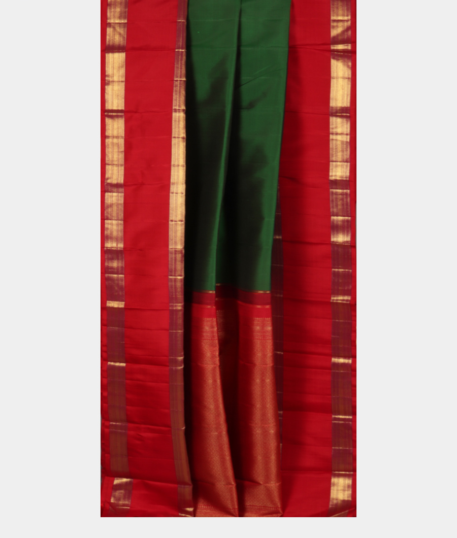 Bottle Green Handwoven Kanjivaram Silk Saree T3296102