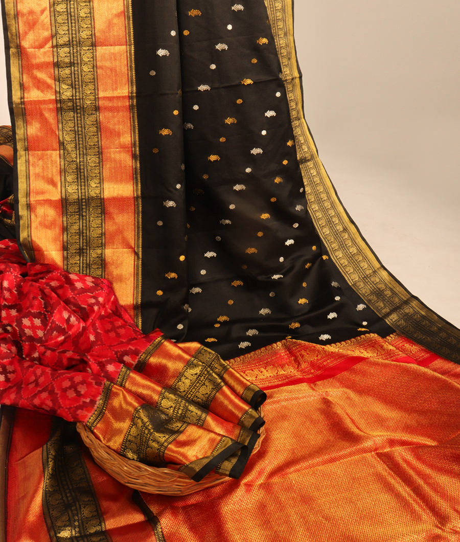 Black Twill Kanjivaram Silk Saree T3266412