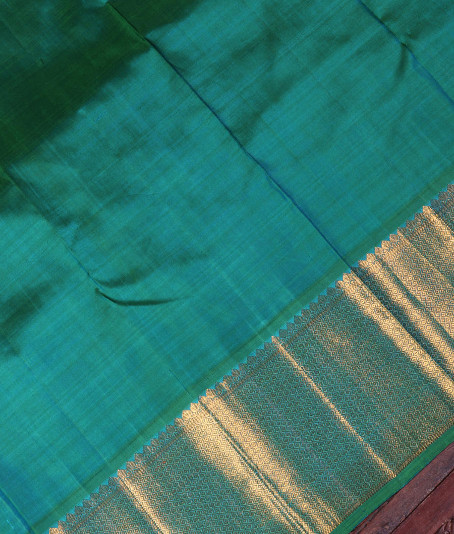 Pink Handwoven Kanjivaram Silk Saree T2132954