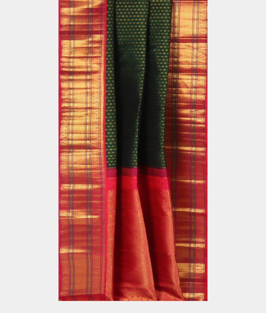Green Handwoven Kanjivaram Silk Saree T3371802