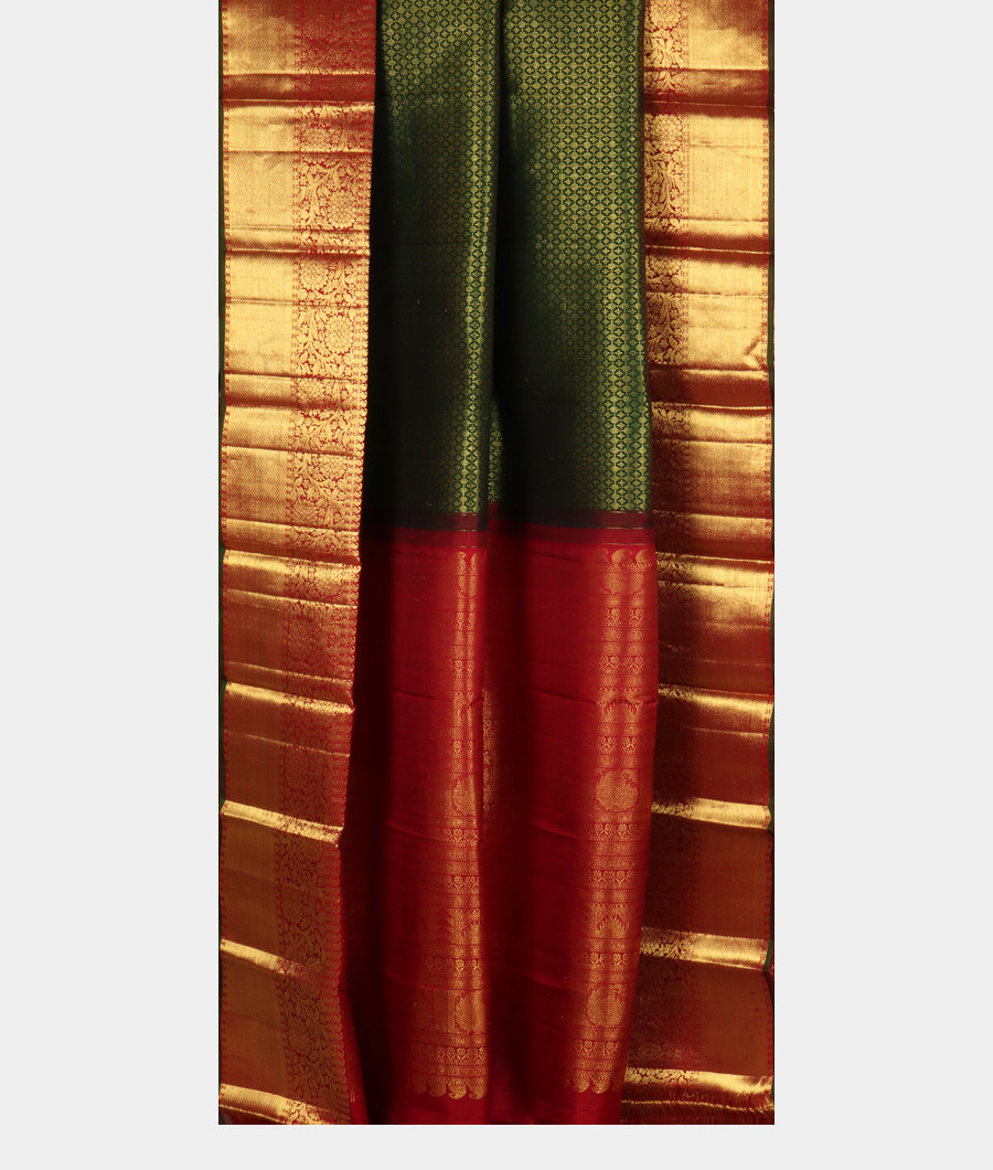 Green Handwoven Kanjivaram Silk Saree T2052872