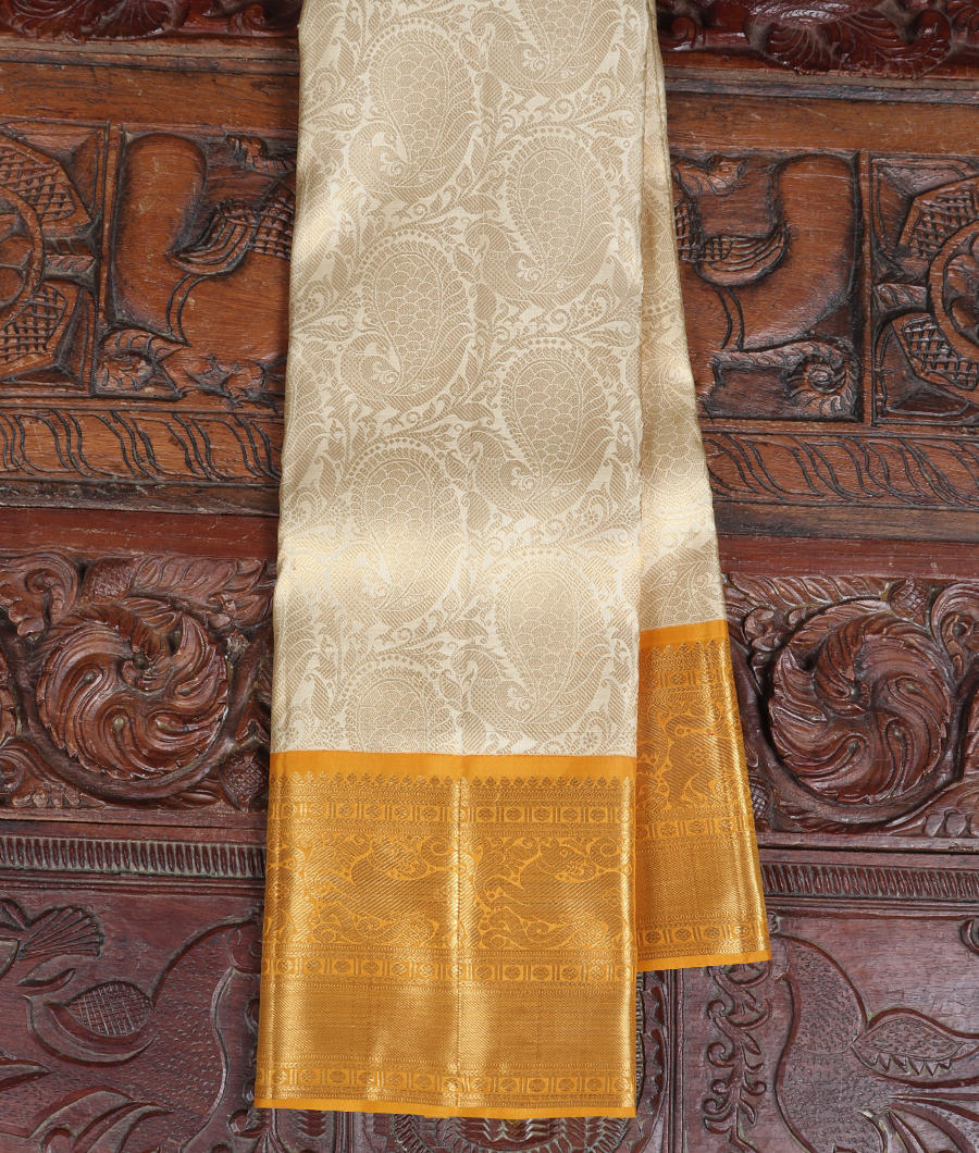Off-White Handwoven Kanjivaram Silk Saree T331264-image