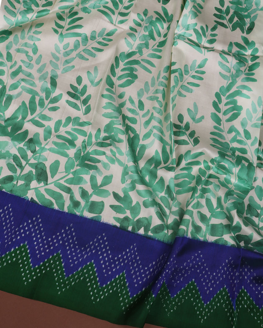 Off-White Ikat Silk Saree T3559054