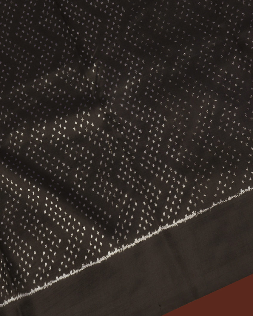 Off-White Ikat Silk Saree T3559083