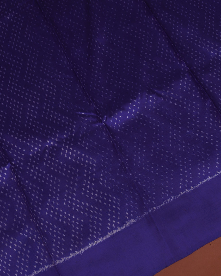 Off-White Ikat Silk Saree T3559113