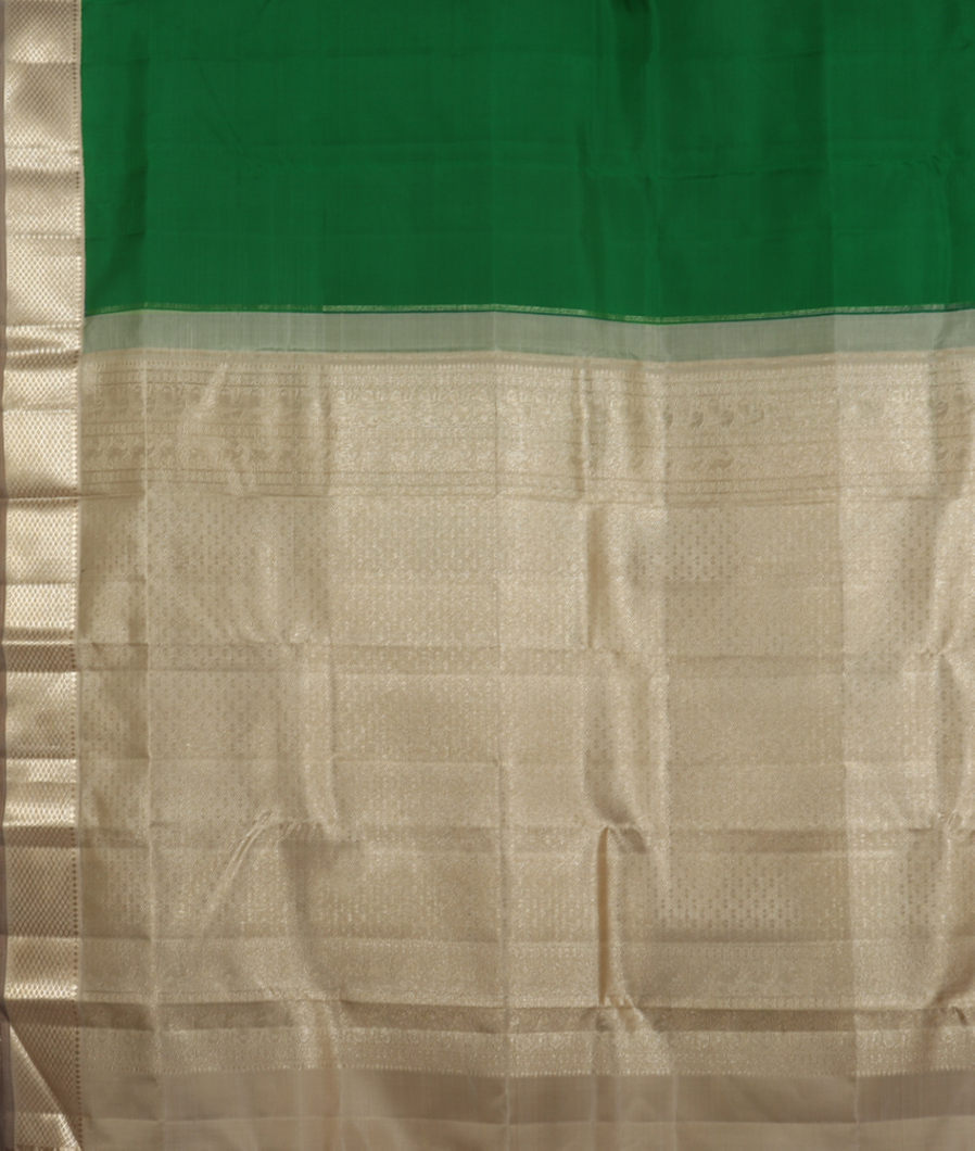 Green Handwoven Kanjivaram Silk Saree T3513084