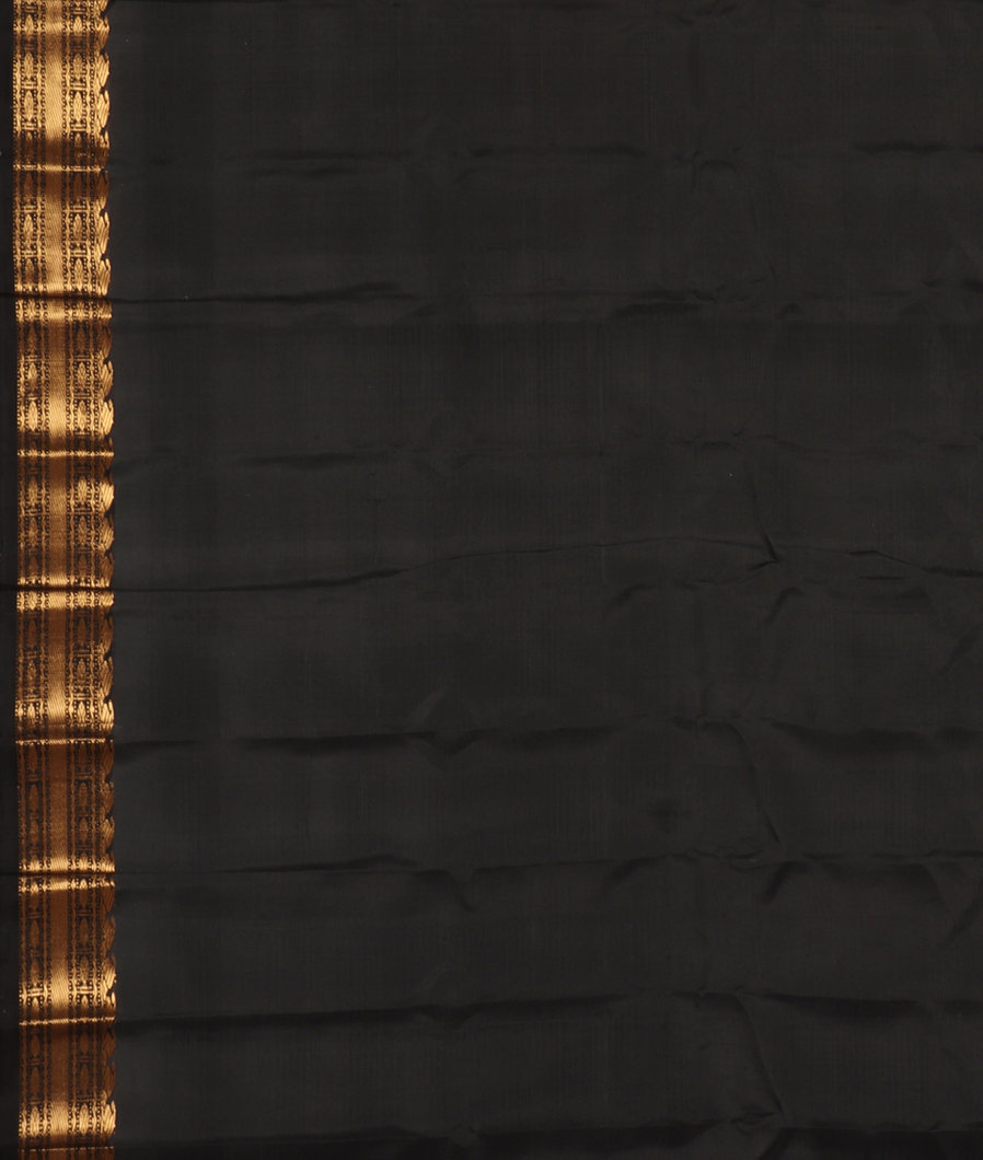 Red Gadwal Silk Saree T3587413