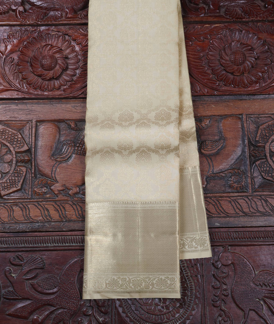 Off - White Handwoven Kanjivaram Silk Saree T304340-image