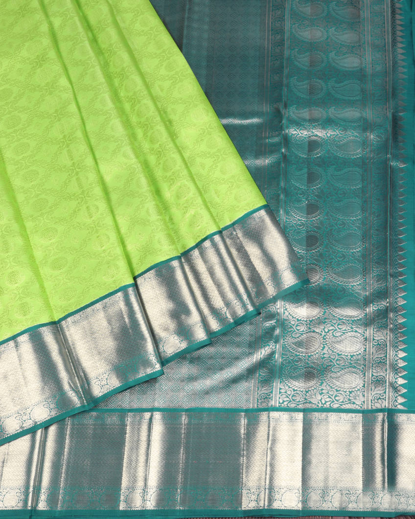 Green Handwoven Kanjivaram Silk Saree T3312632
