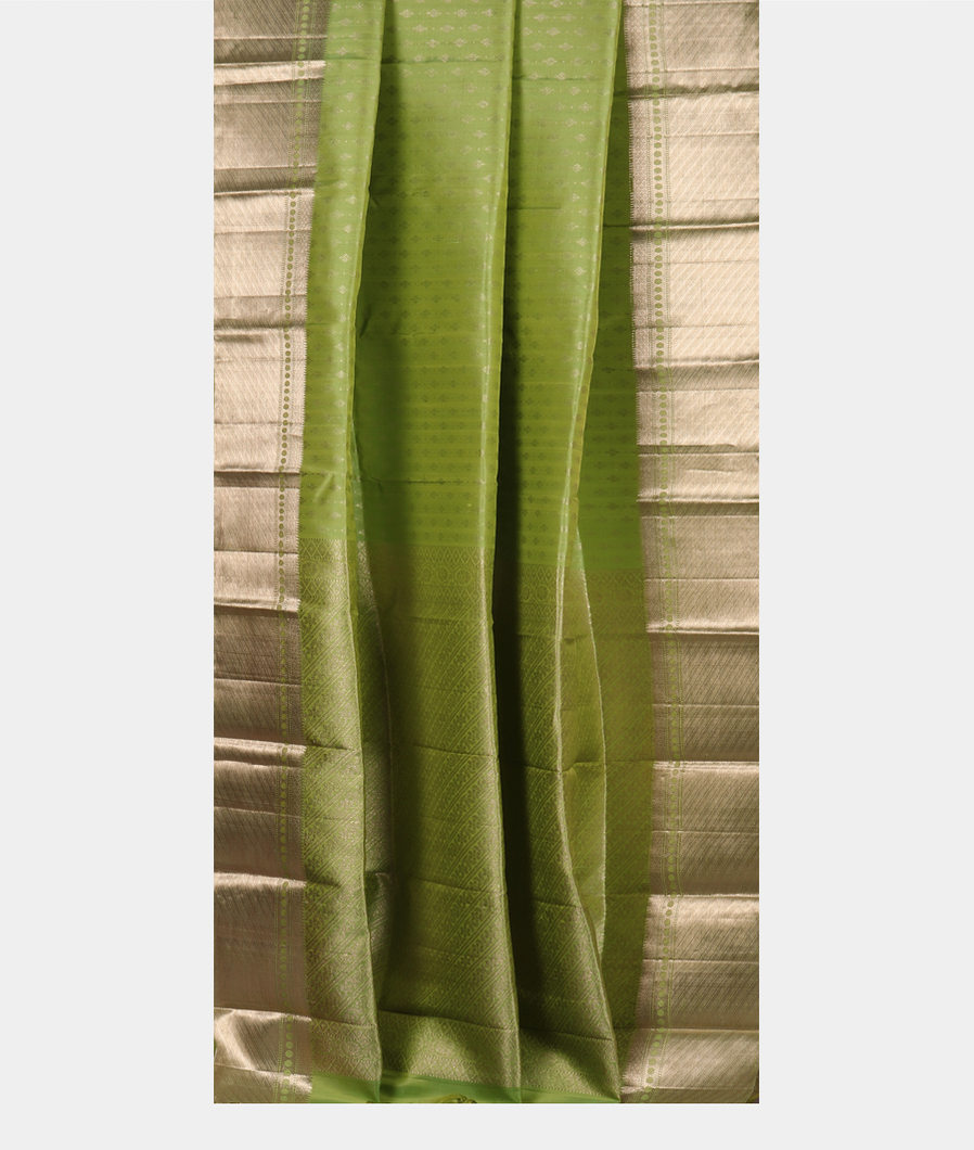 Yellowish Green Handwoven Kanjivaram Silk Saree T3620122