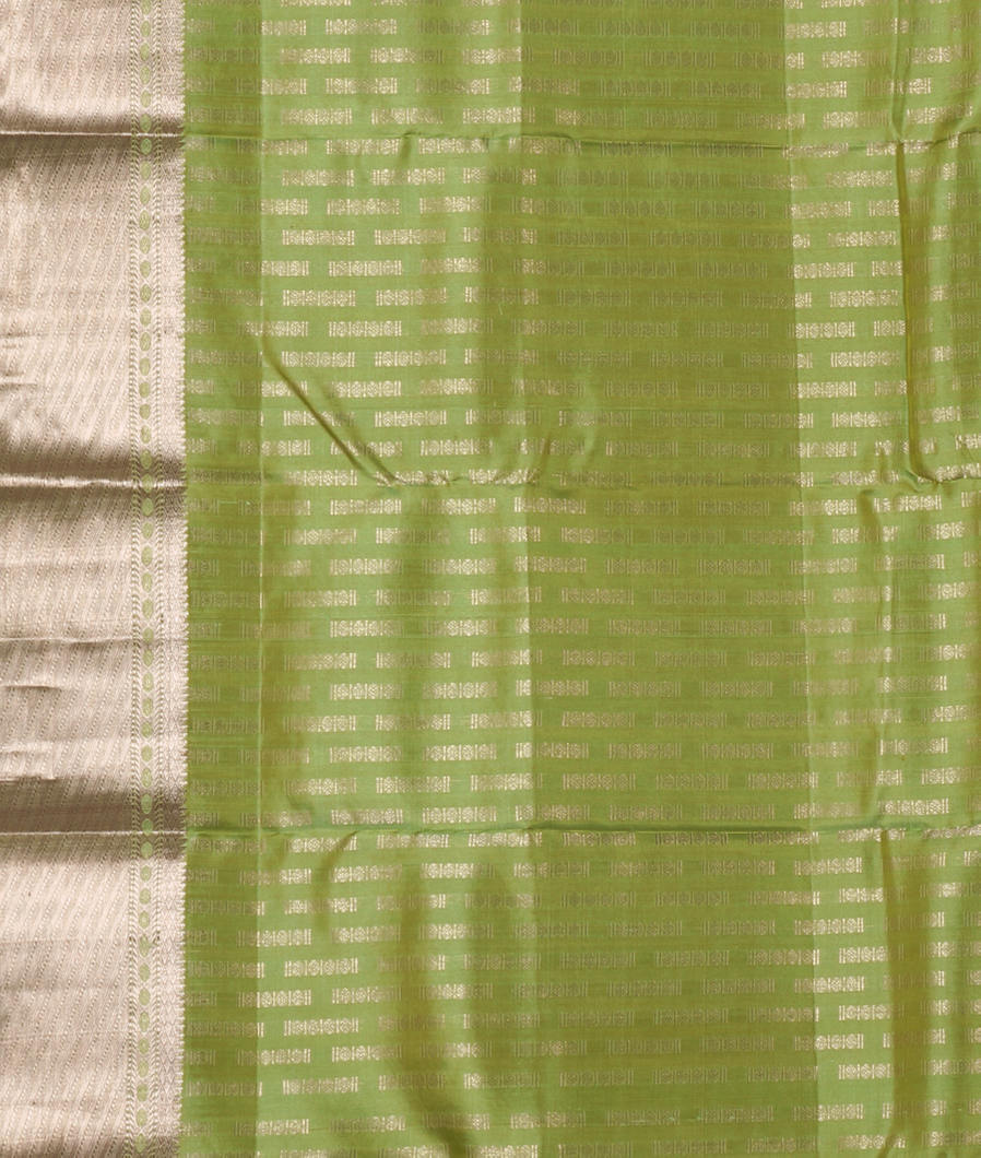 Yellowish Green Handwoven Kanjivaram Silk Saree T3620123