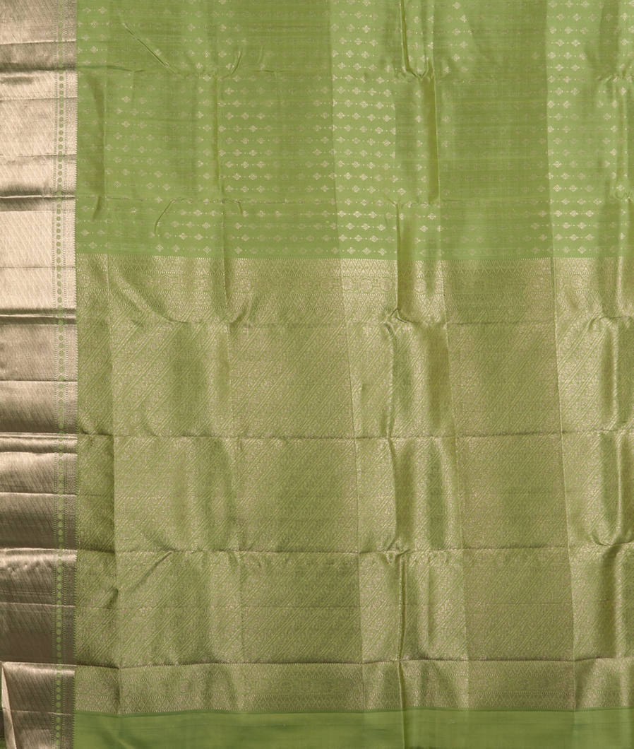 Yellowish Green Handwoven Kanjivaram Silk Saree T3620124