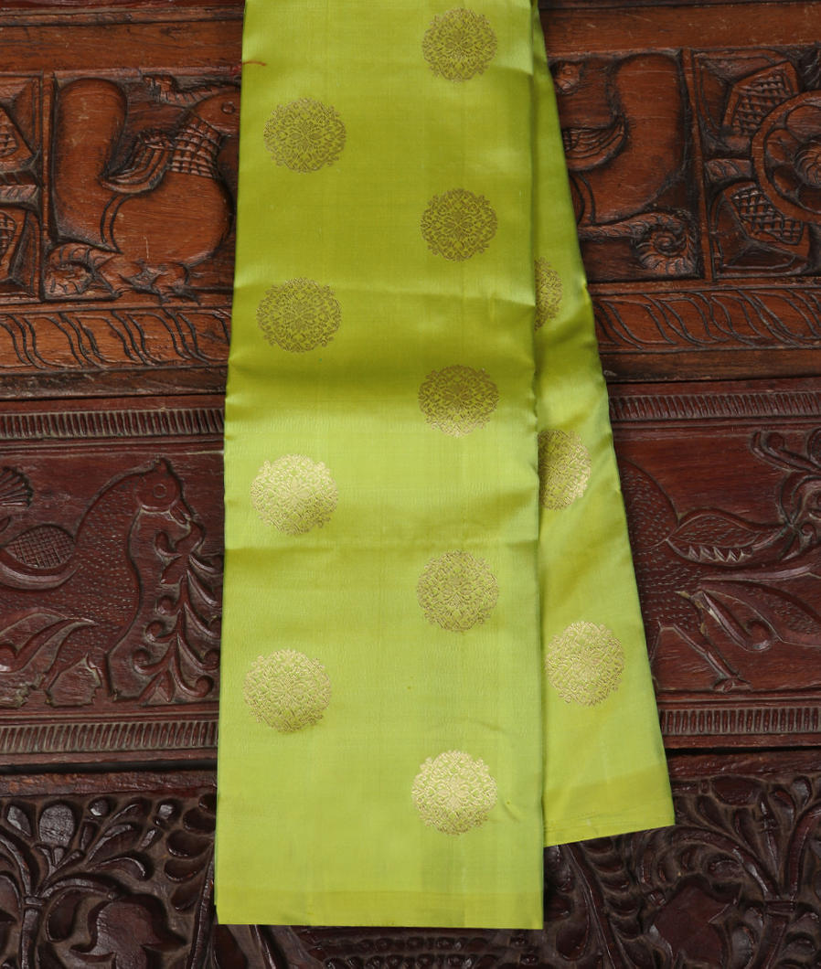 Yellowish Green Handwoven Kanjivaram Silk Saree T367442-image