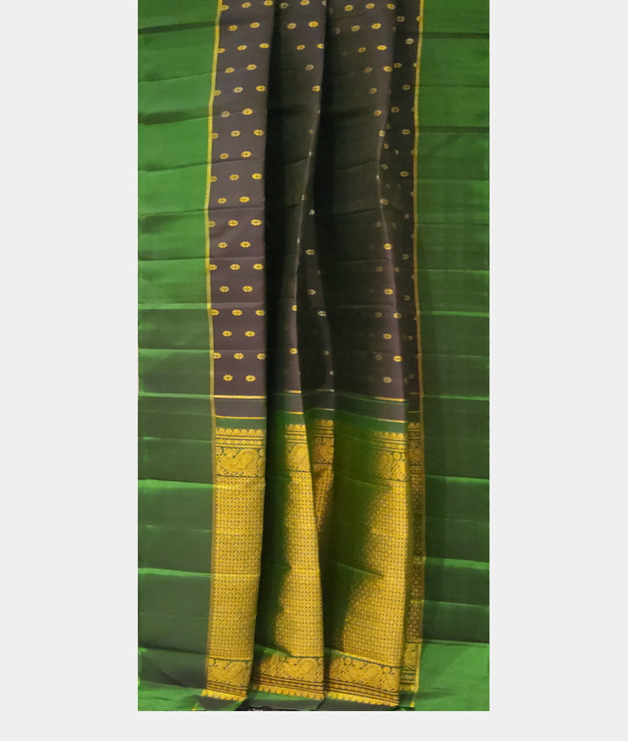 Black Handwoven Kanjivaram Silk Saree T3719092