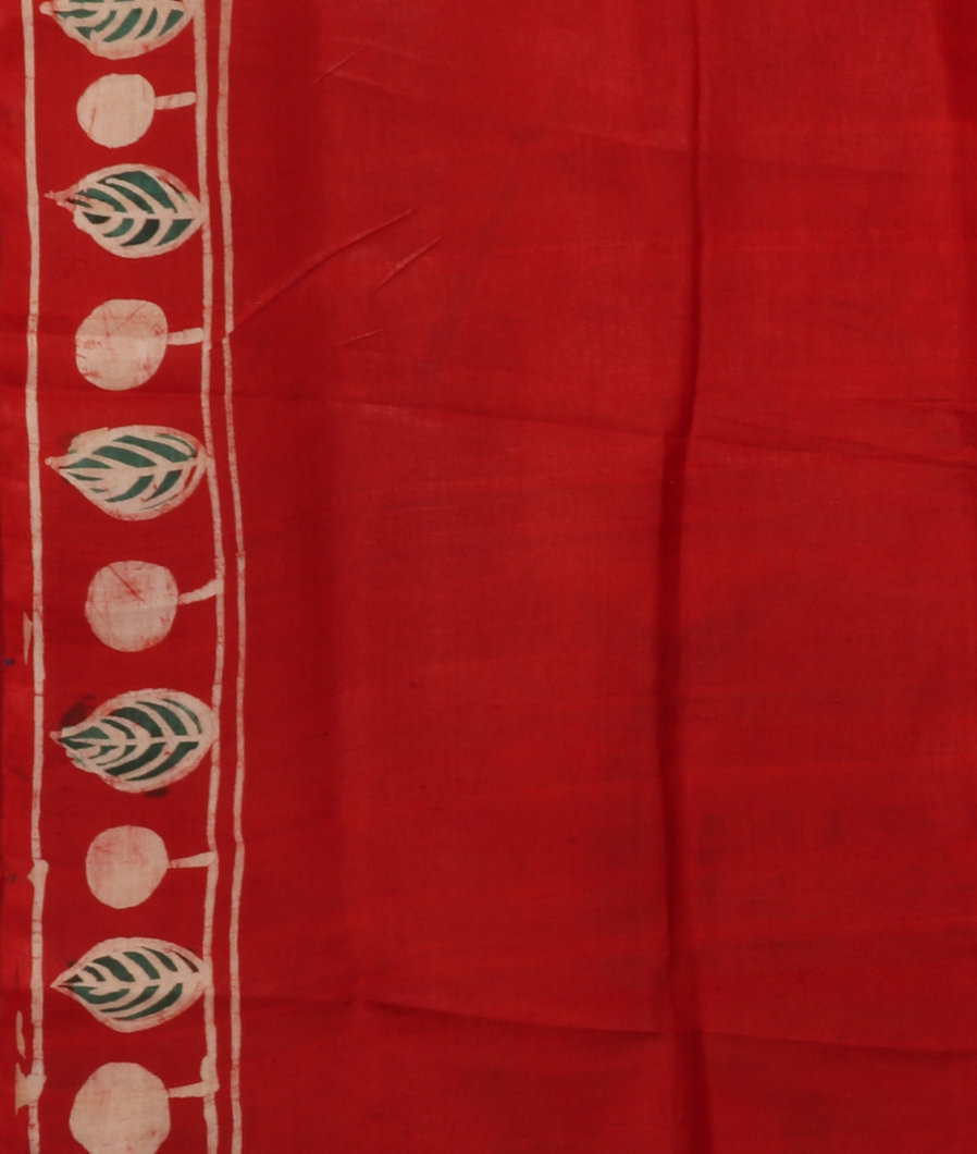 Cream Batik Printed Silk Saree T3564063