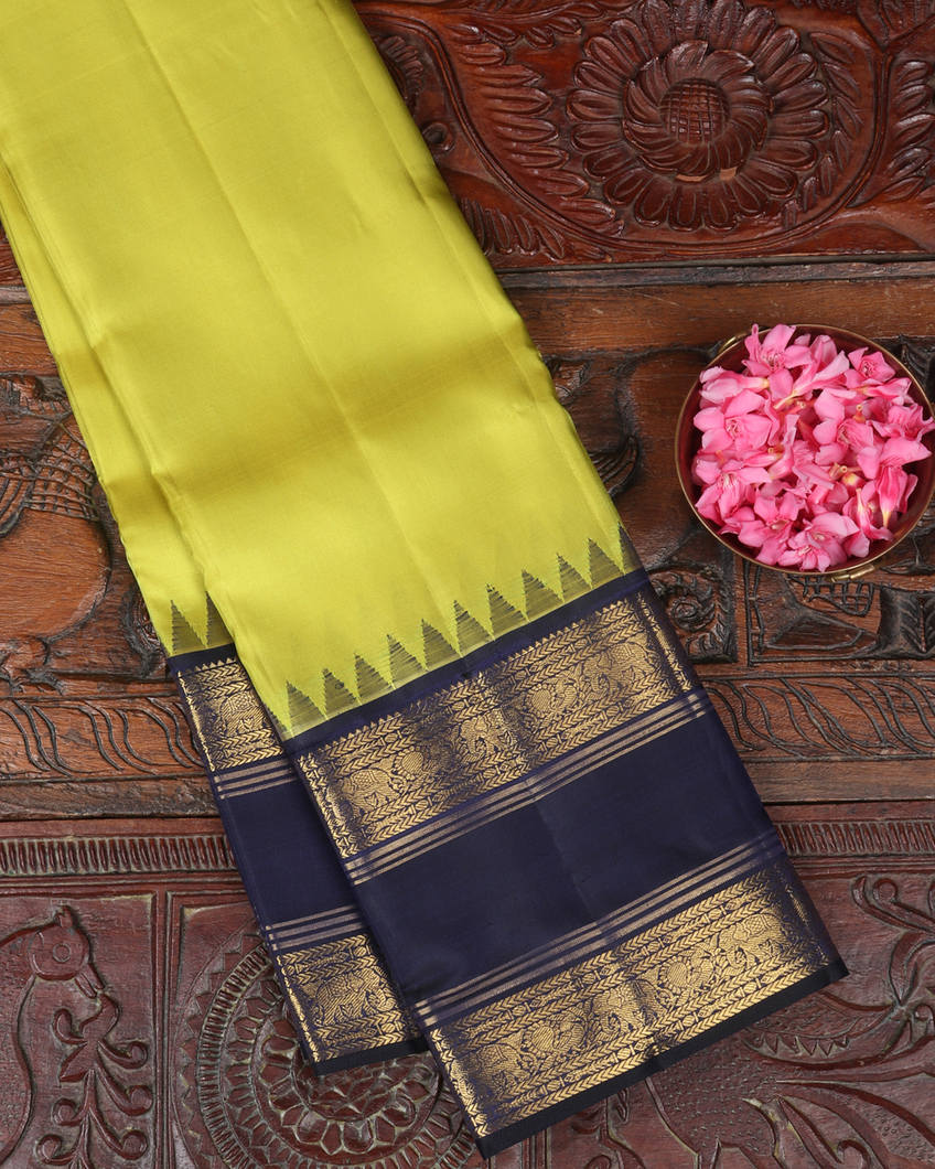 Green Handwoven Kanjivaram Silk Saree T356544-image