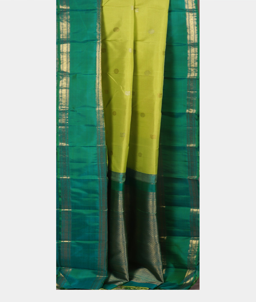 Green Handwoven Kanjivaram Silk Saree T3747342
