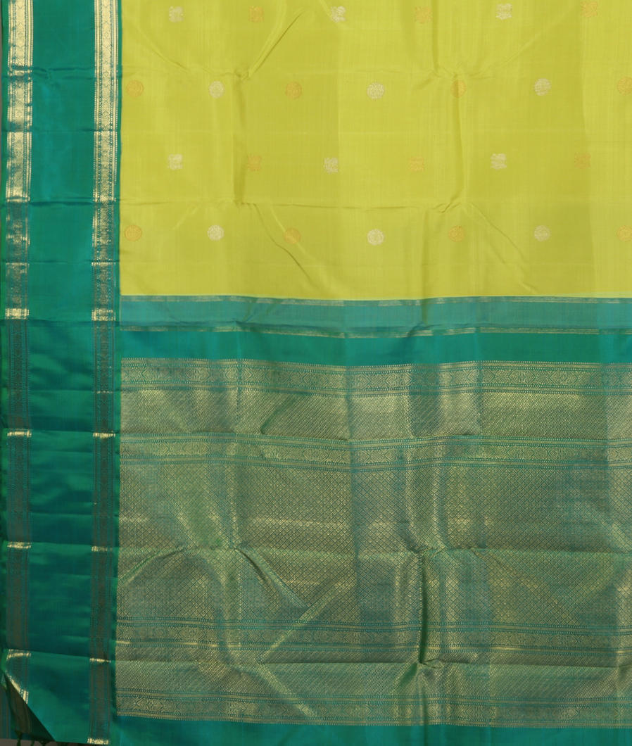Green Handwoven Kanjivaram Silk Saree T3747344