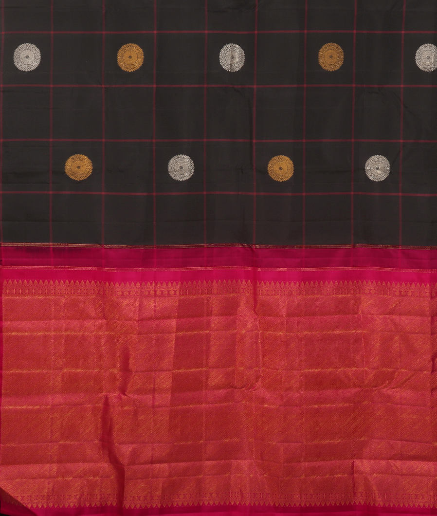 Black Handwoven Kanjivaram Silk Saree T3748354