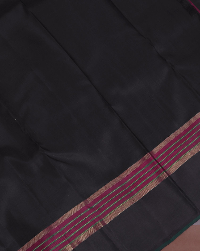 Yellow Handwoven Kanjivaram Silk Saree T3371413