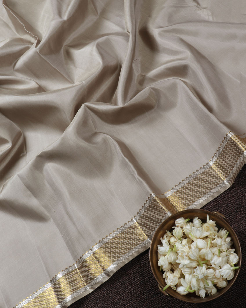 Grey Handwoven Kanjivaram Silk Saree T3618914