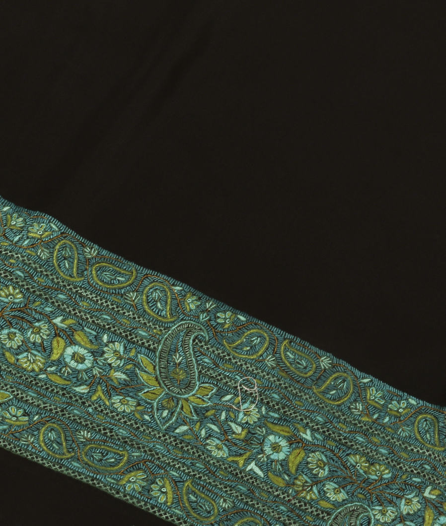 Black Crepe Silk Hand Embroidery Saree T244940-image