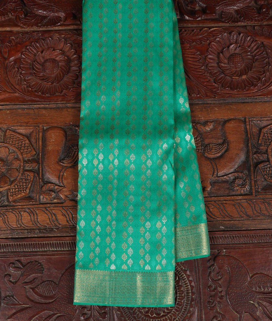 Green Handwoven Kanjivaram Silk Saree LC545-image