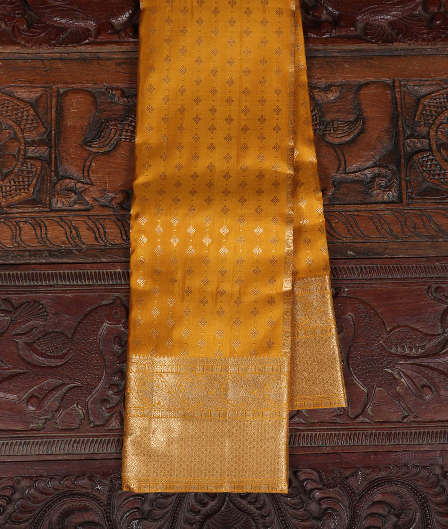 Yellow Handwoven Kanjivaram Silk Saree T374078-image