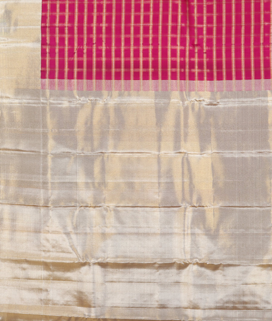 Magenta Handwoven Kanjivaram Silk Saree T3183504