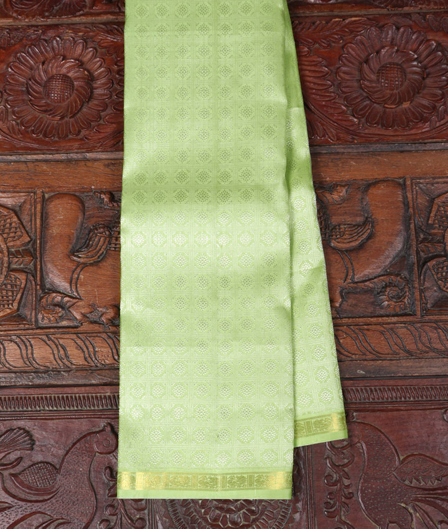Green Handwoven Kanjivaram Silk Saree T386468-image