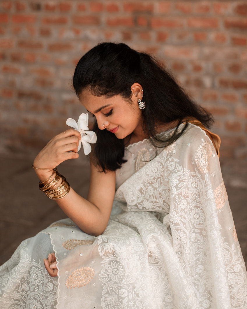 Buy EXIM GLOBEL Solid/Plain Daily Wear Art Silk White Sarees Online @ Best  Price In India | Flipkart.com