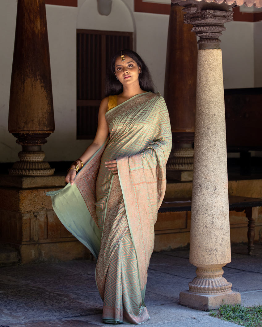 Plain Crepe Saree With Printed Blouse – Bunkar Sarees : Bridal Lehengas in  Lucknow | Pure Silk Saree | Kanjivaram Sarees