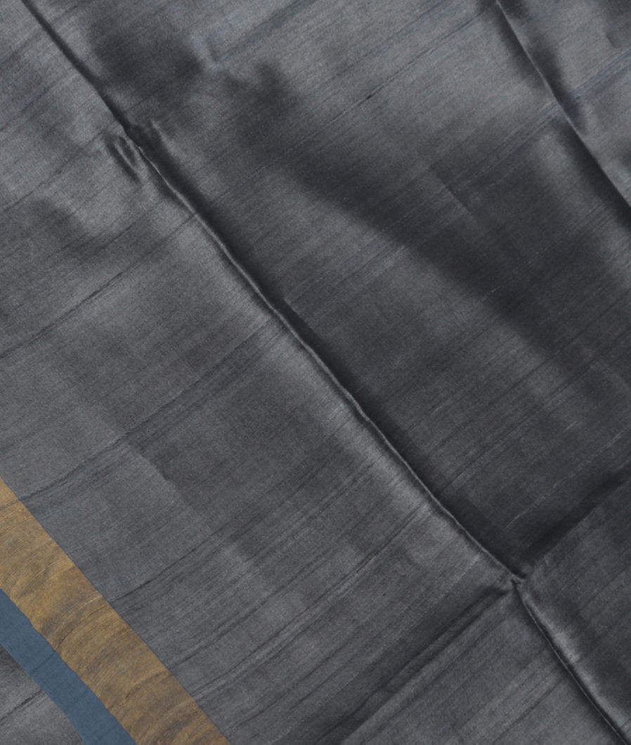 Grey Handwoven Tussar Saree T3817824
