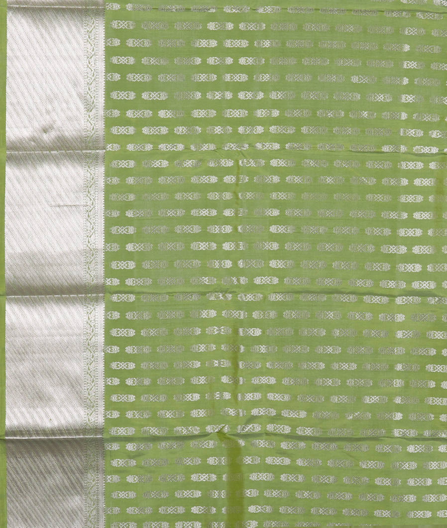 Green Handwoven Kanjivaram Silk Saree T4105893