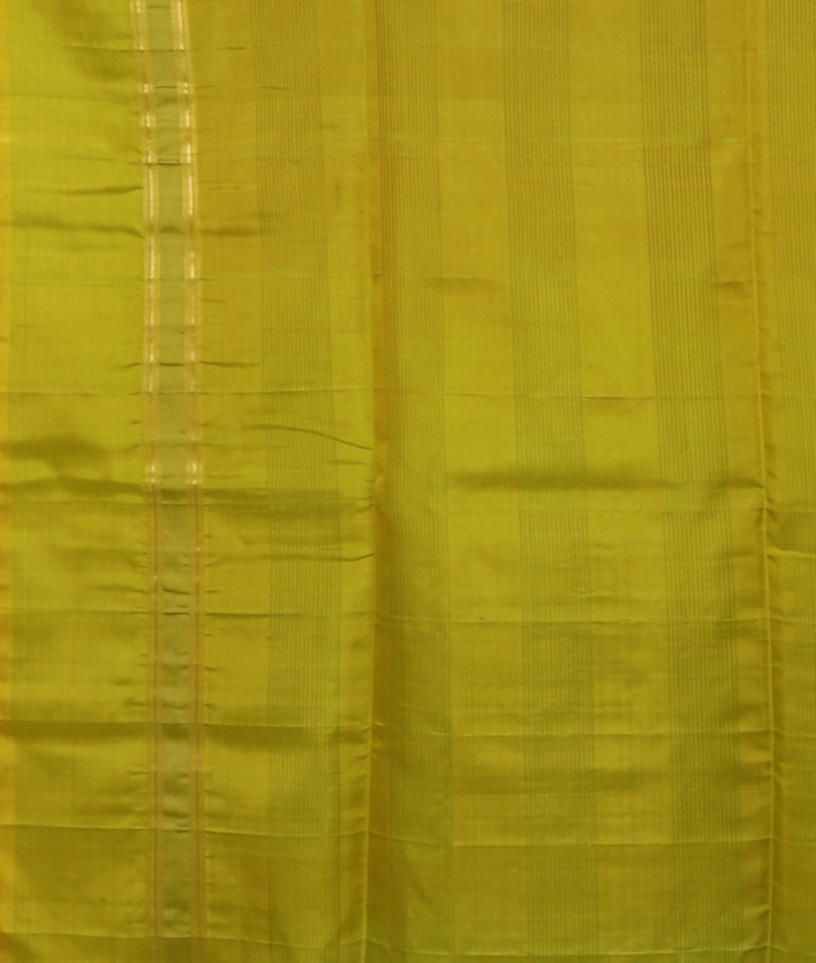 Red Soft Silk Saree T4090123