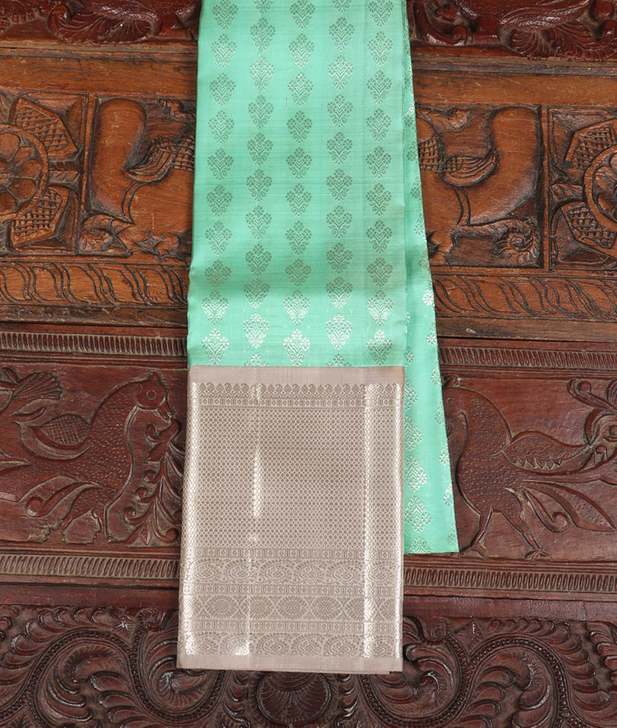 Green Handwoven Kanjivaram Silk Pavadai T399500-image