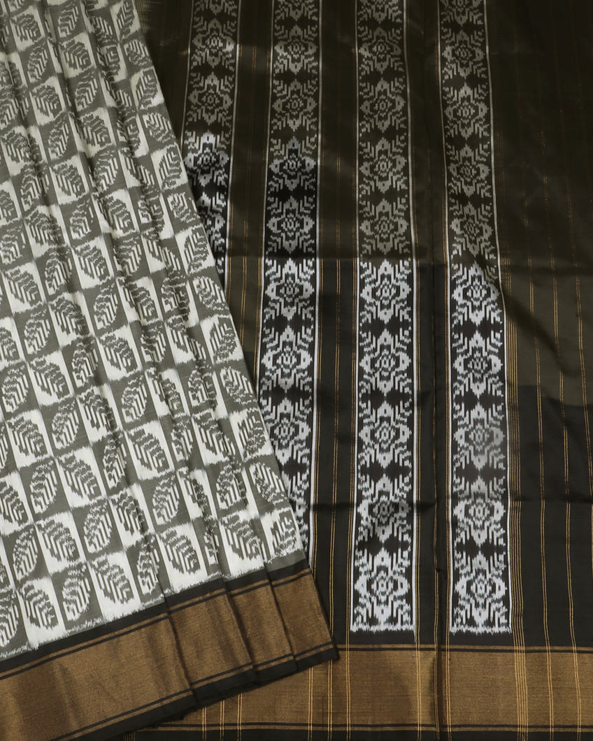 Grey And White Ikat Silk Saree T4182732