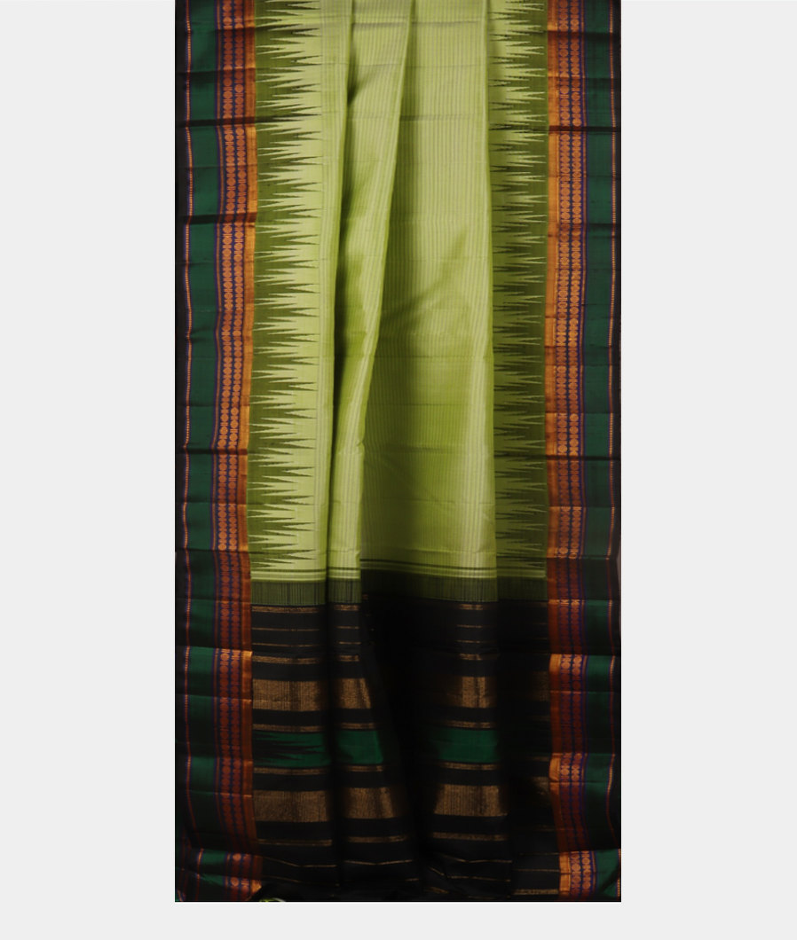 Green Handwoven Kanjivaram Silk Saree T4187252