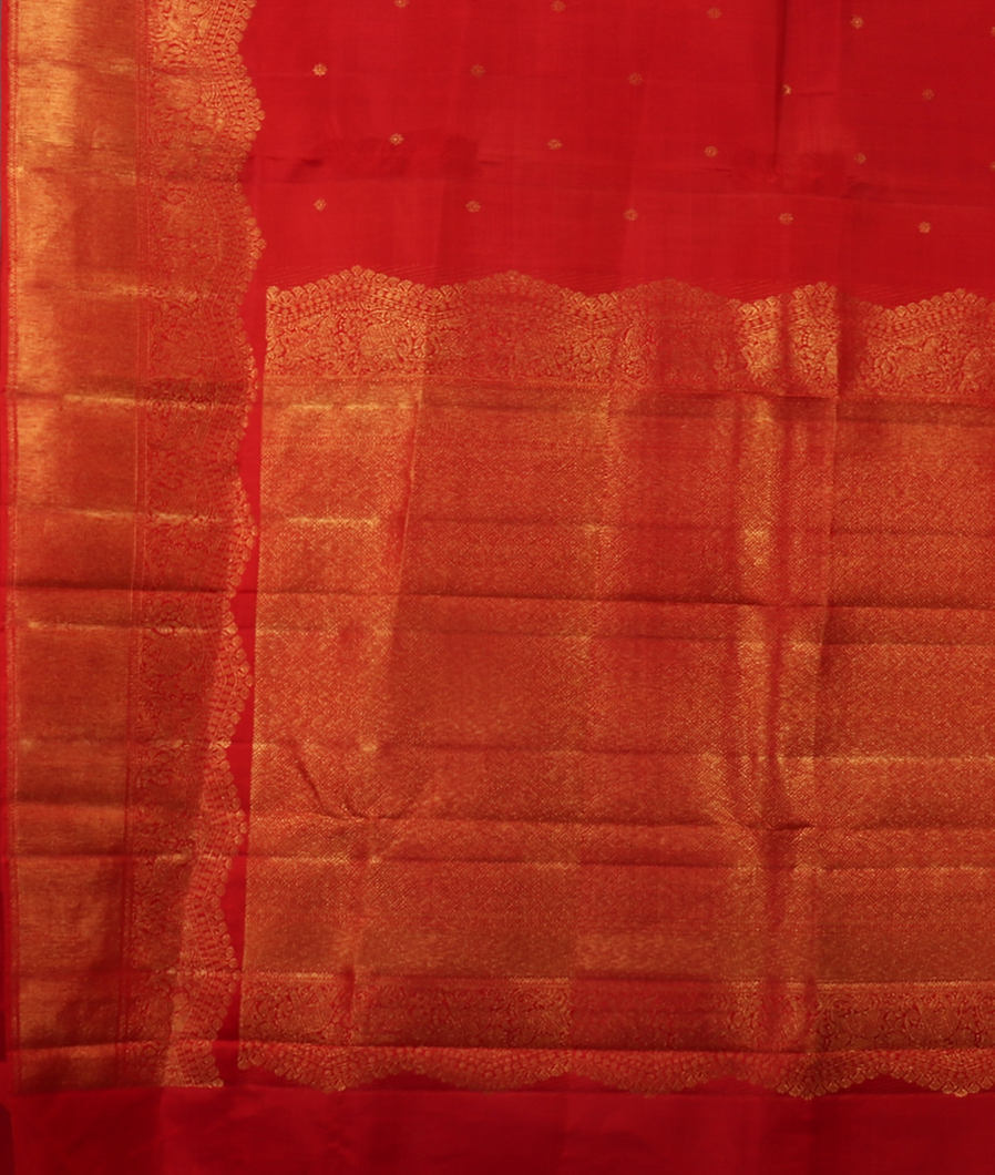 Red Hanwoven Kanjivaram Silk Saree T4124144