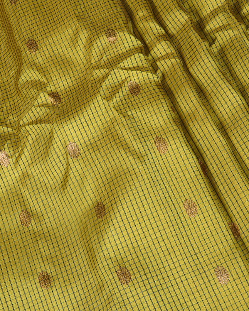 Mehndi Green Gadwal Silk Saree T4188214